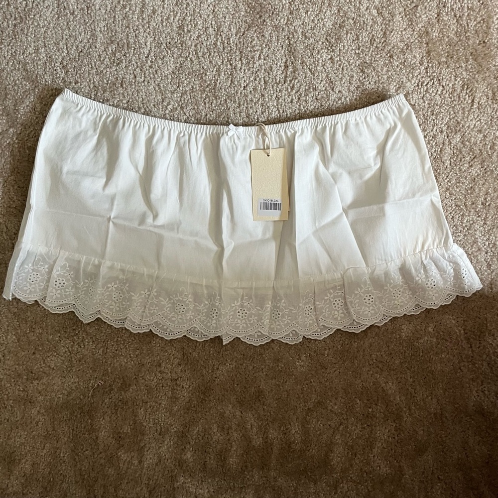 NWT My Mum Made It White Lace Trim Skirt
